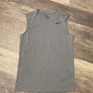 Nike Boys Gray Athletic Sleeveless Shirt Size Youth L Tank Top